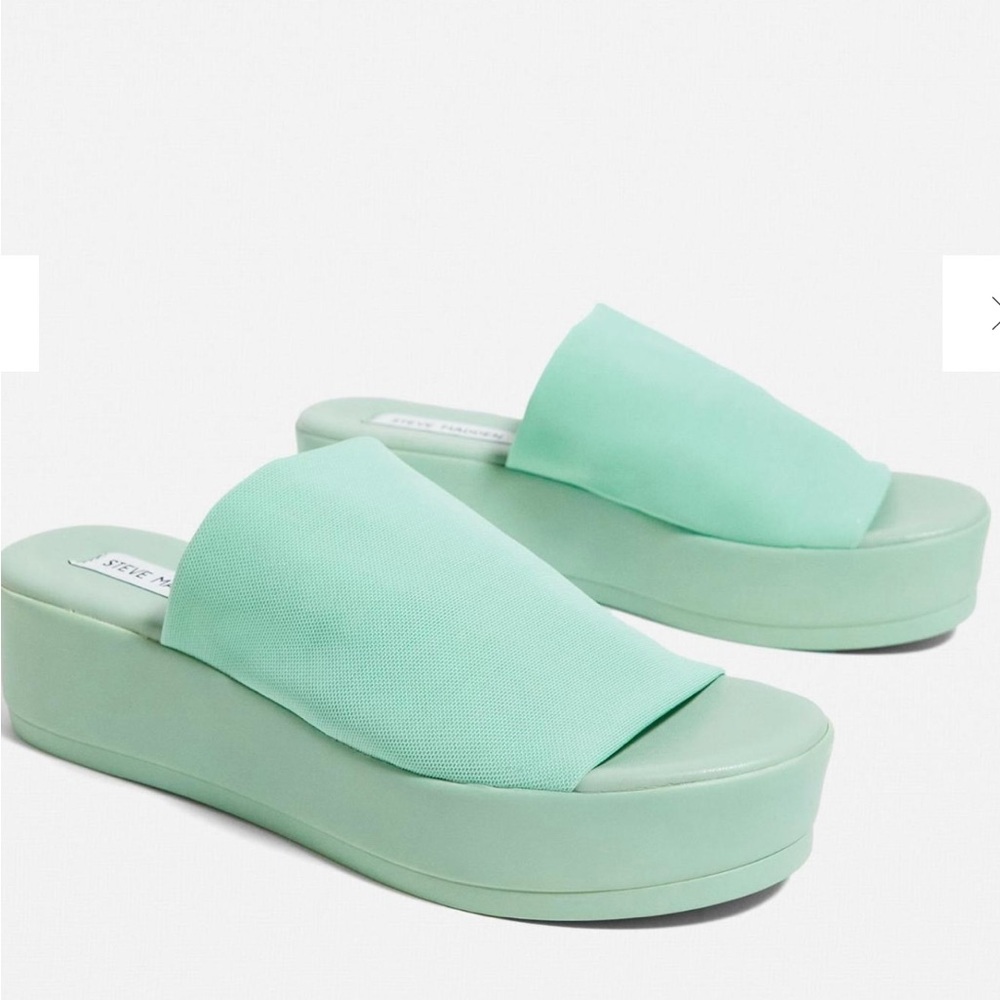 Mint YTK Style Steve Madden Wedge Slip on